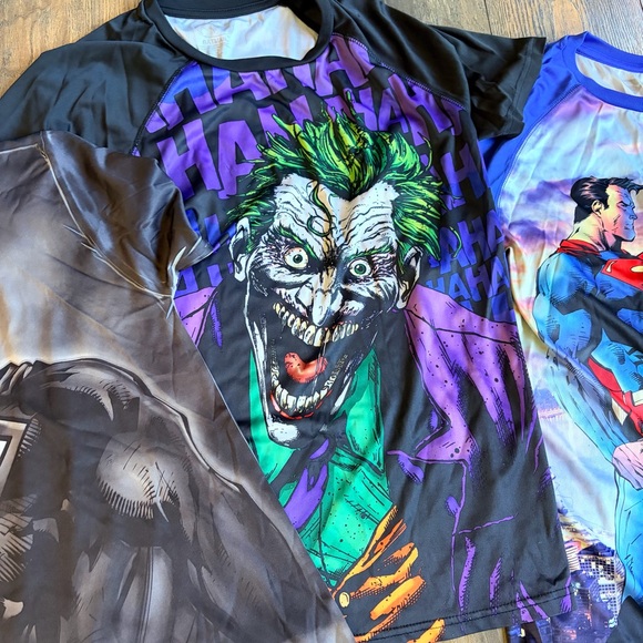 3 Piece DC Comics Men's Short Sleeve Tees - Superman and Joker Designs Men’s Med - Picture 3 of 5